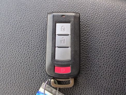 Used 2025 Mitsubishi Outlander Sport SE AWD/4WD image 28