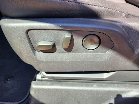 New 2026 GMC Sierra 1500 SLT image 19