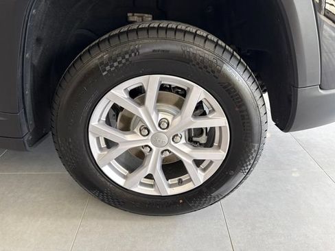 Used 2022 Jeep Grand Cherokee Limited AWD/4WD image 16
