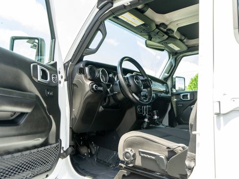 Used 2022 Jeep Wrangler Unlimited Sport AWD/4WD image 14