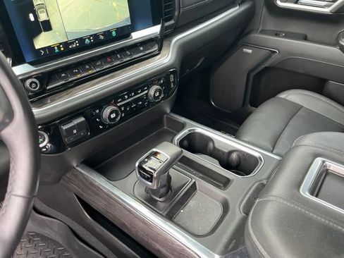 Used 2022 Chevrolet Silverado 1500 LTZ AWD/4WD image 26