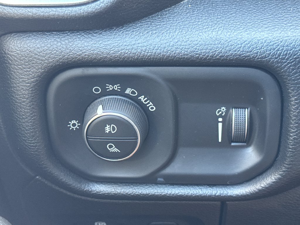 Used 2020 RAM 1500 Big Horn AWD/4WD image 29