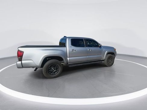 Used 2022 Toyota Tacoma SR5 w/ Technology Package RWD image 12