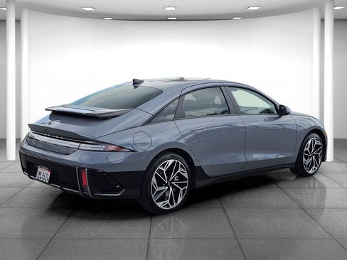 Used 2024 Hyundai Ioniq 6 SEL RWD image 6