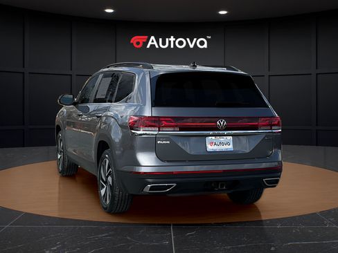 Used 2025 Volkswagen Atlas SE AWD/4WD image 3