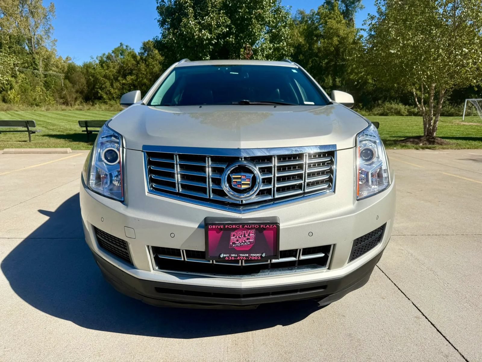 Used 2013 Cadillac SRX Luxury AWD/4WD image 2