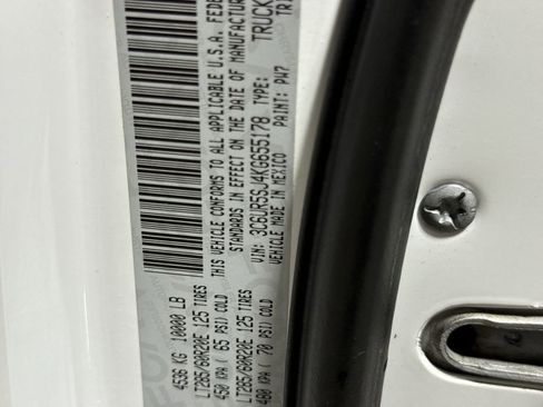 Used 2019 RAM 2500 Limited AWD/4WD image 28