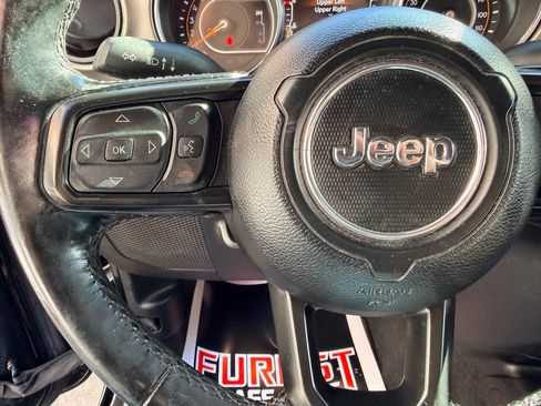 Used 2021 Jeep Gladiator Sport image 27