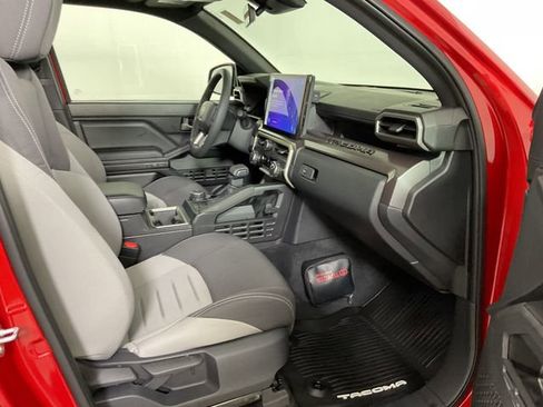 Used 2025 Toyota Tacoma TRD Off-Road image 25