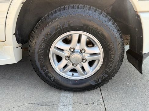 Used 2001 Lexus LX 470 4WD image 42