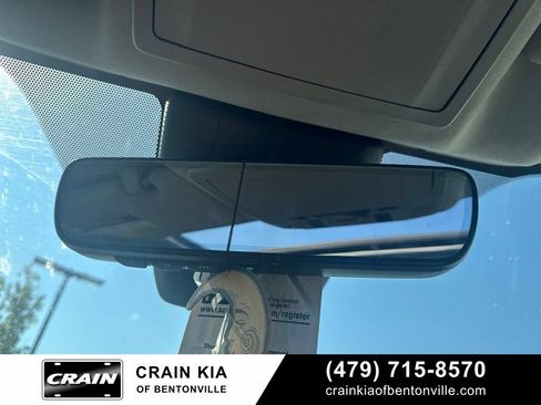Used 2021 Toyota Highlander XLE FWD image 22