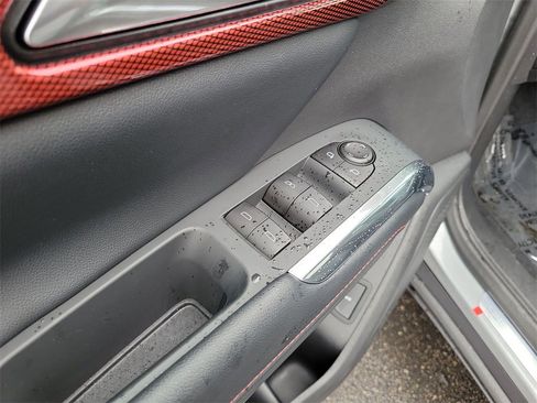 Certified 2025 Chevrolet Traverse Z71 w/ LPO, Cargo Package image 23