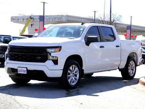 Used 2023 Chevrolet Silverado 1500 Custom image 7