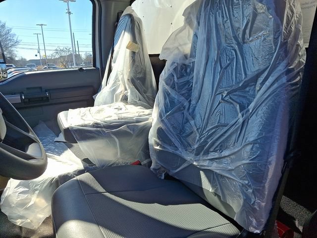 Used 2023 Ford F650 2WD Regular Cab Super Duty image 12