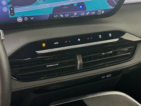 Used 2025 Buick Enclave Preferred image 24