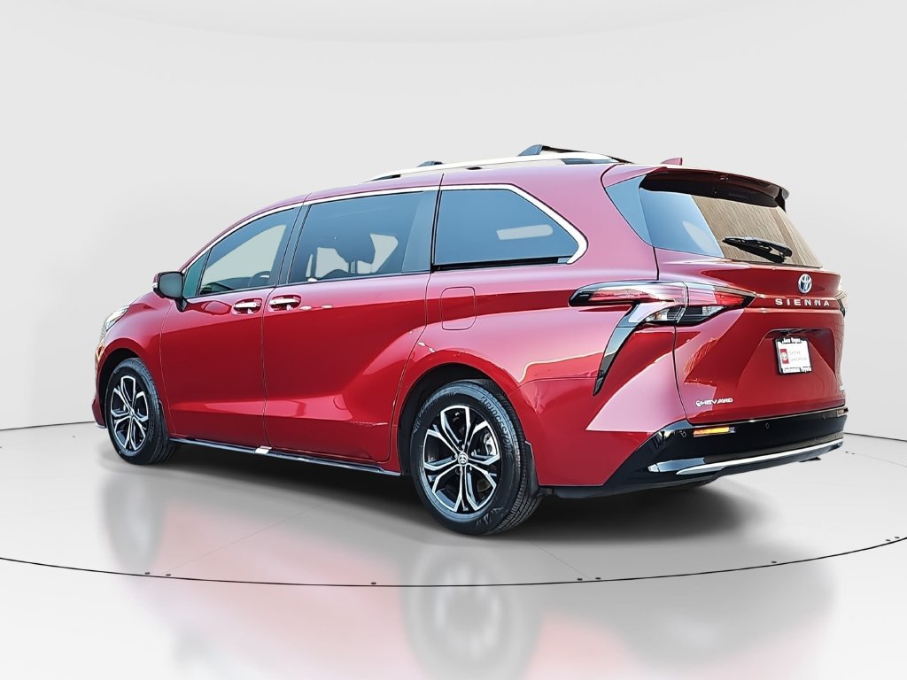 Certified 2025 Toyota Sienna Platinum AWD/4WD image 7