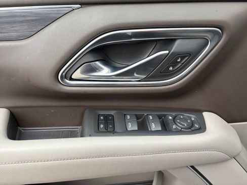 Used 2021 GMC Yukon SLT w/ Rear Media and Nav Package image 4