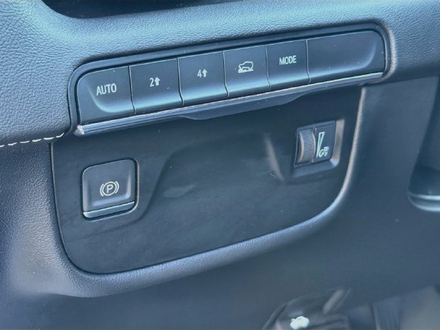 Used 2023 Cadillac Escalade Premium Luxury AWD/4WD image 10