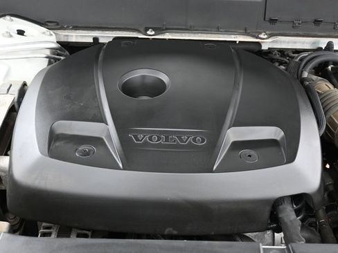 Used 2018 Volvo XC90 T6 Momentum w/ Convenience Package AWD/4WD image 39