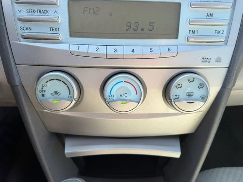 Used 2009 Toyota Camry SE FWD image 18