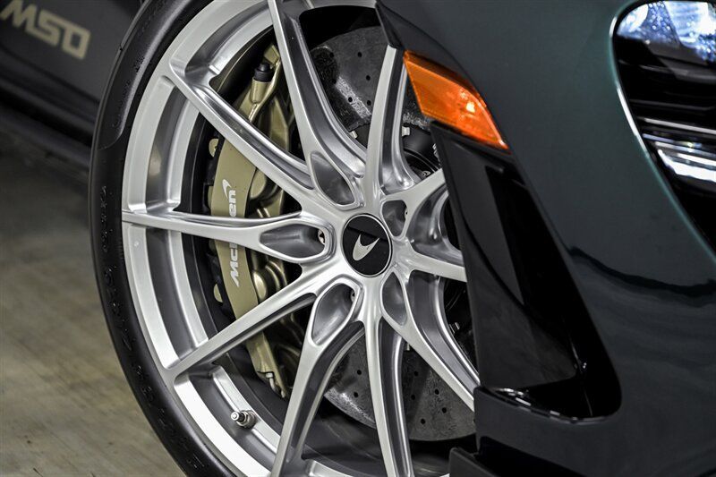 Used 2022 McLaren 765LT RWD image 4