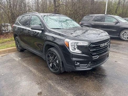 Certified 2022 GMC Terrain SLT w/ Elevation Edition image 3