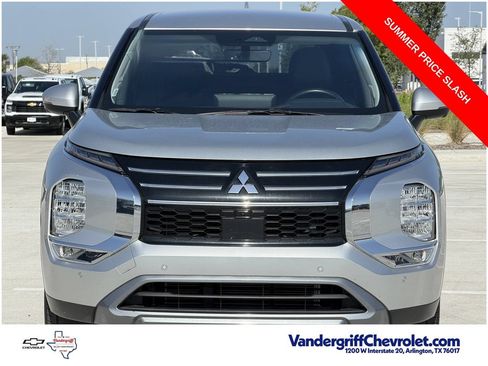 Used 2025 Mitsubishi Outlander SE FWD image 7