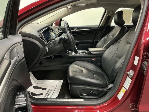 Used 2019 Ford Fusion Titanium AWD/4WD image 8