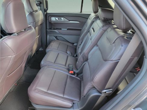 New 2026 Ford Explorer Platinum image 11