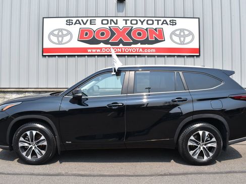 Certified 2026 Toyota Highlander XLE AWD/4WD image 4