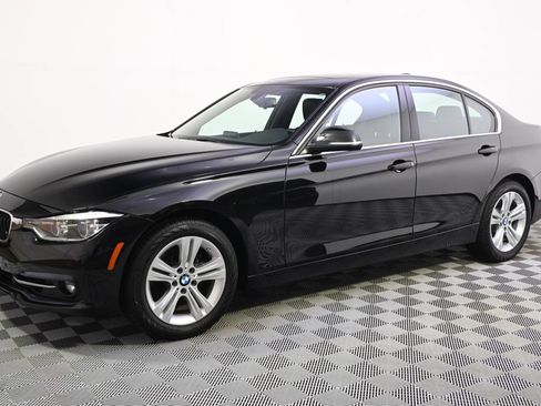 Used 2017 BMW 330i xDrive Sedan AWD/4WD image 2