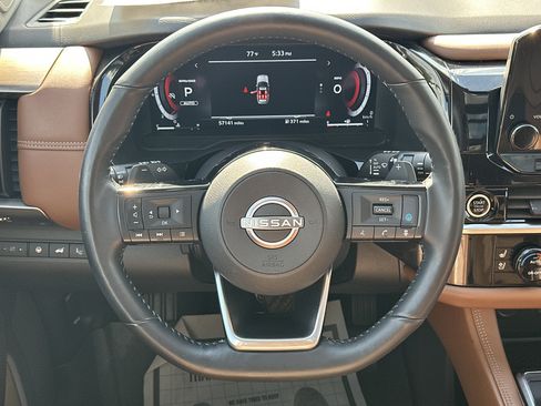 Used 2024 Nissan Pathfinder Platinum AWD/4WD image 25