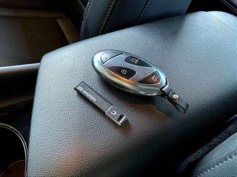 Used 2025 Hyundai Elantra Limited FWD image 32