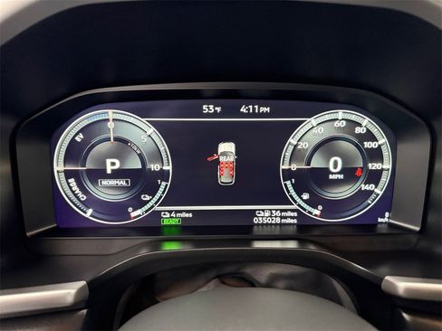 Used 2025 Mitsubishi Outlander SE image 16