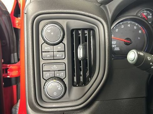Used 2024 Chevrolet Silverado 1500 Custom w/ Dark Appearance Package AWD/4WD image 19