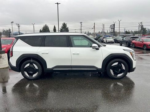 Used 2024 Kia EV9 Wind AWD/4WD image 4