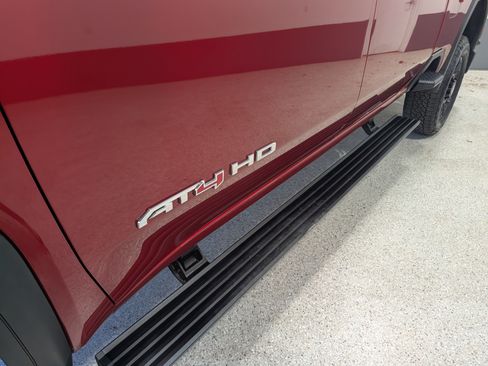Used 2024 GMC Sierra 2500 AT4 w/ AT4 Premium Plus Package AWD/4WD image 9