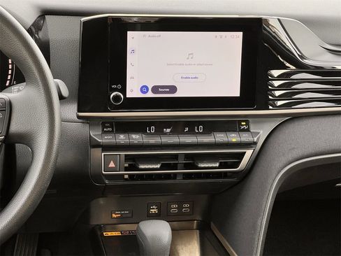 Used 2025 Toyota Camry LE image 17