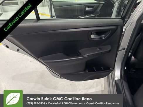Used 2017 Toyota Camry SE w/ Four Season Floor Mat Package FWD image 26