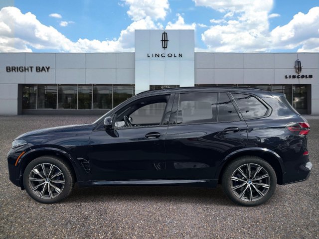 Used 2026 BMW X5 xDrive40i w/ M Sport Package AWD/4WD image 3
