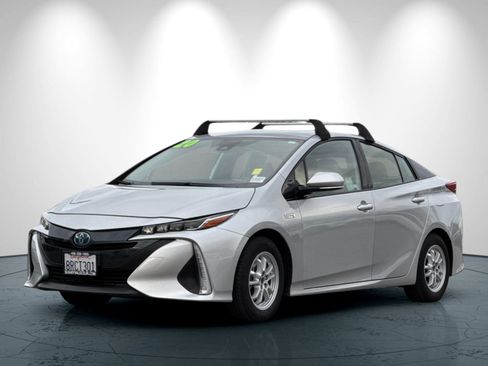 Used 2020 Toyota Prius Prime LE image 8