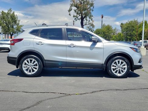 Used 2020 Nissan Rogue Sport SV image 35