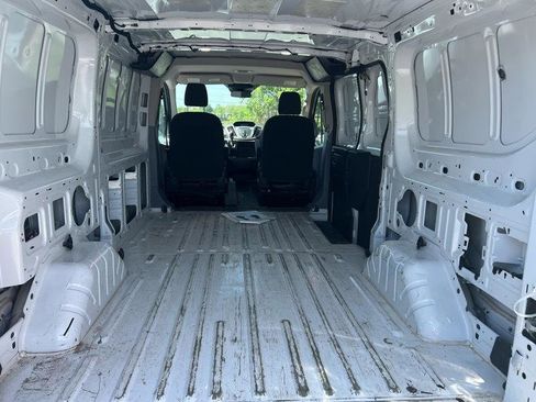 Used 2018 Ford Transit 150 130 Low Roof RWD image 4