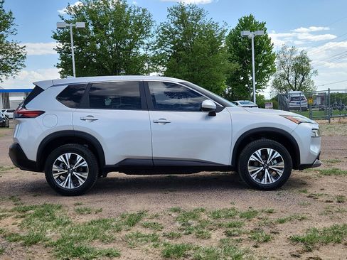 Used 2023 Nissan Rogue SV AWD/4WD image 6