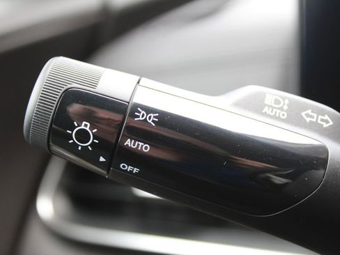 New 2026 Kia Carnival EX FWD image 34