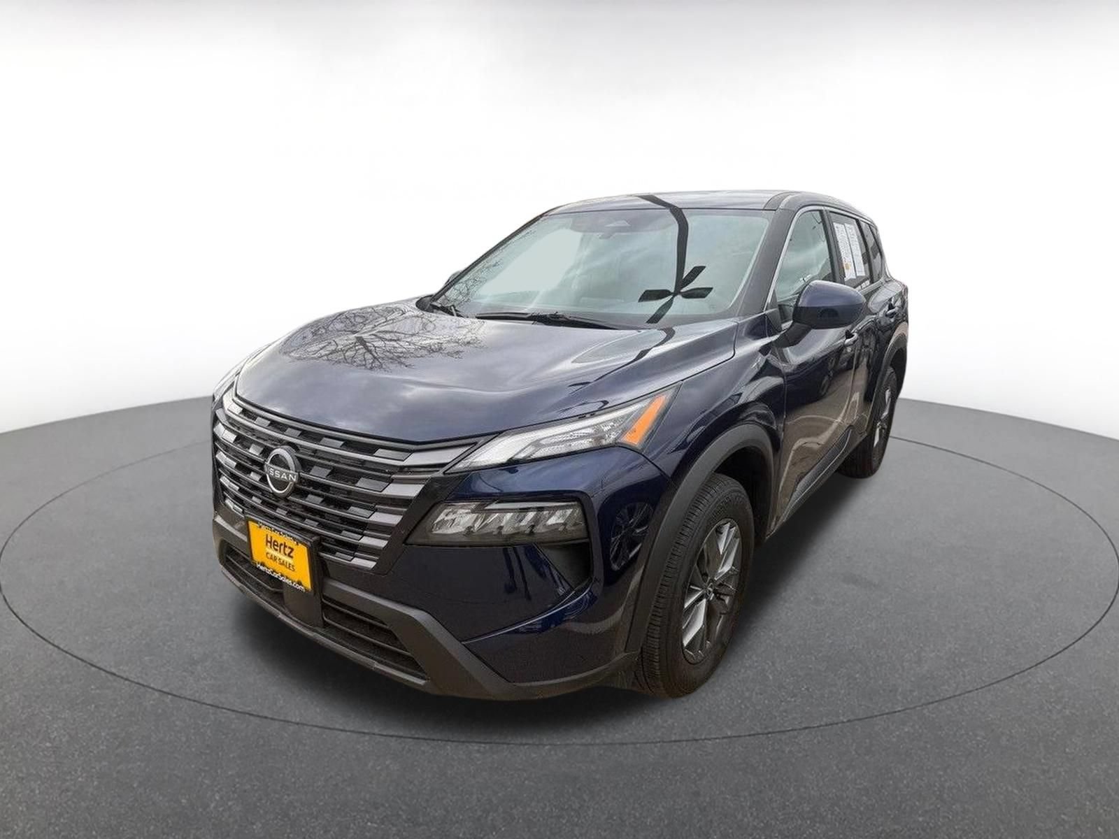 Used 2026 Nissan Rogue SV FWD image 3