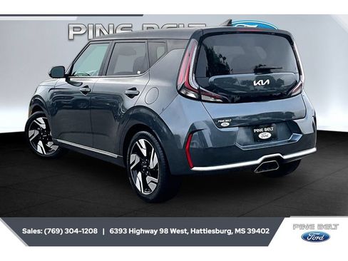 Used 2023 Kia Soul GT-Line w/ GT-Line Technology Package FWD image 2