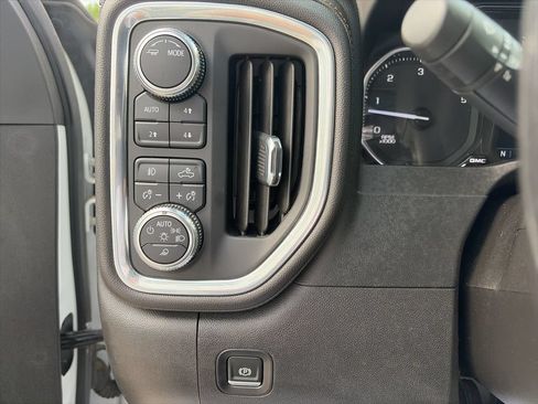 Used 2022 GMC Sierra 2500 AT4 AWD/4WD image 13