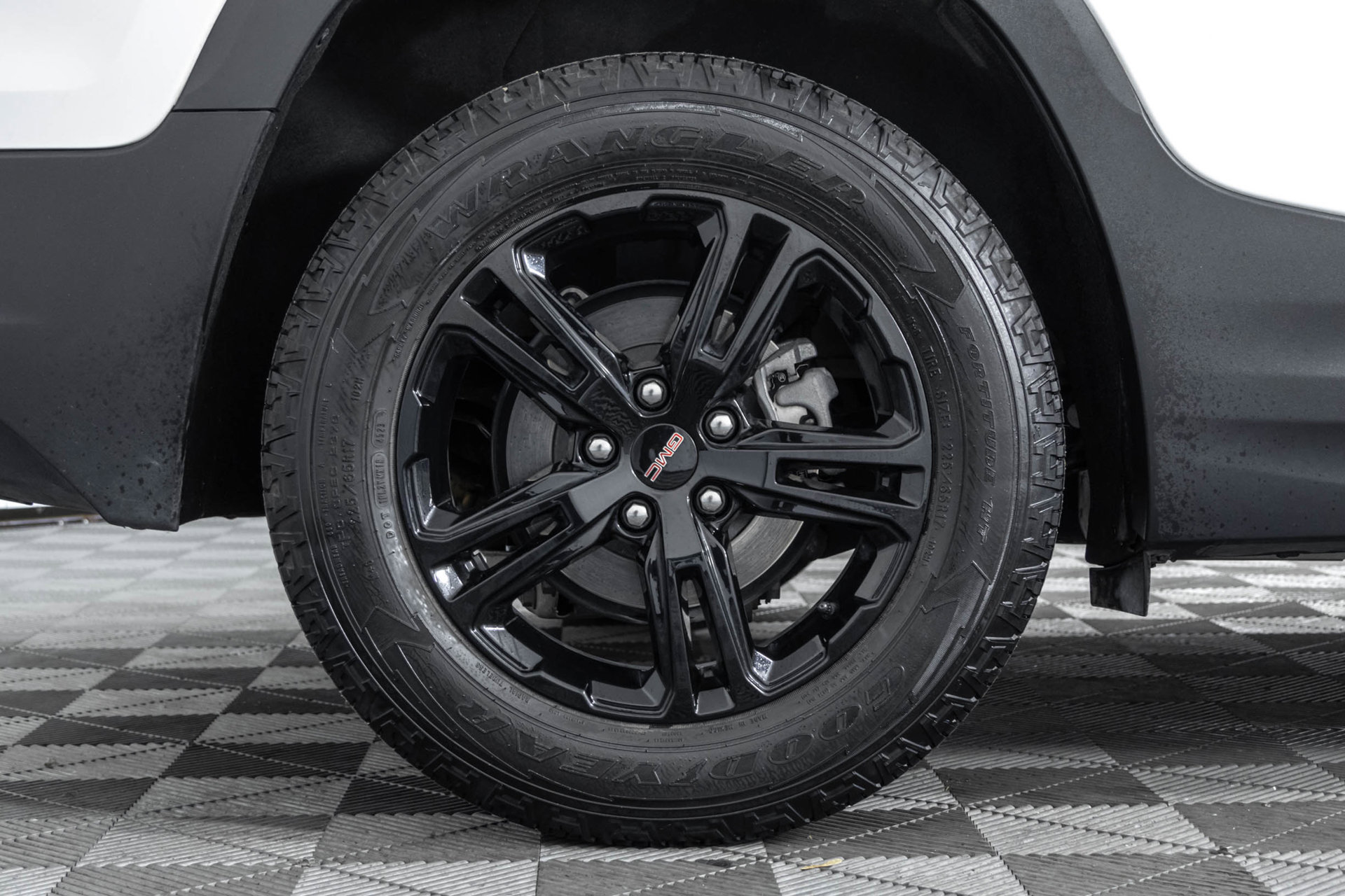 Used 2024 GMC Terrain AT4 AWD/4WD image 46