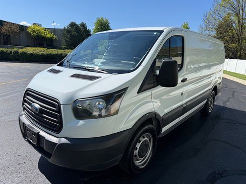 Used 2018 Ford Transit 150 130 Low Roof RWD image 9